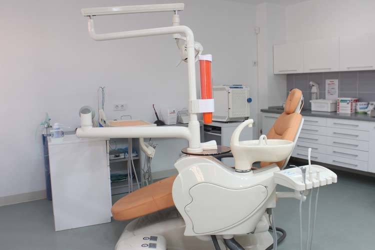 Salla e trajtimit klinika gjermane2